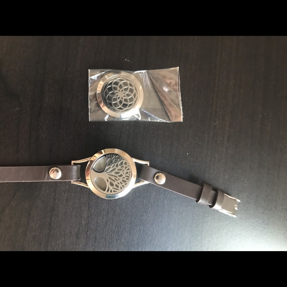 Essential Oil Diffuser - Picture 5 of 5